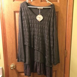 Woman’s Simply Couture Grey Sweater Tunic M-L